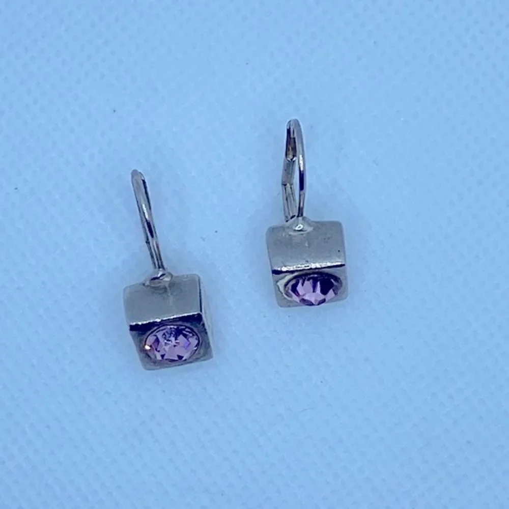 💛 Y2K Silver Plated Square Pink Rhinestone Hook Back Earrings - Picture 2 of 7